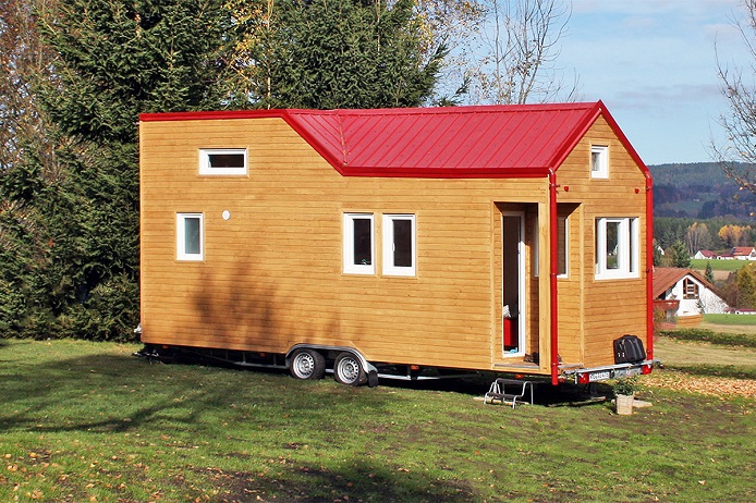 Tiny House in schoener Landschaft